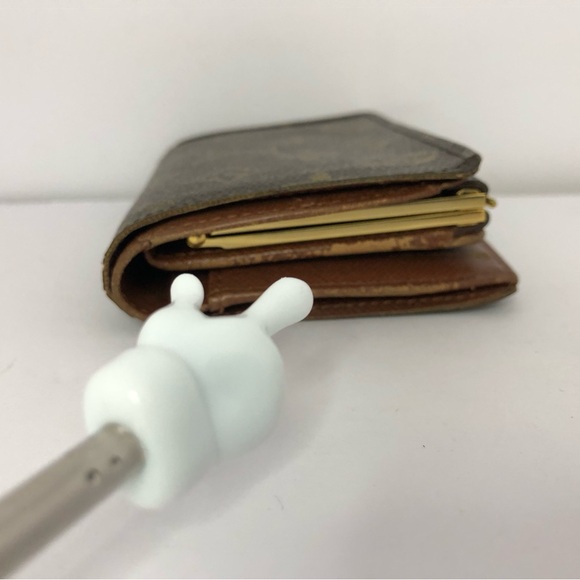 Louis Vuitton Brown Monogram Wallet flaws rehab - Picture 5 of 16